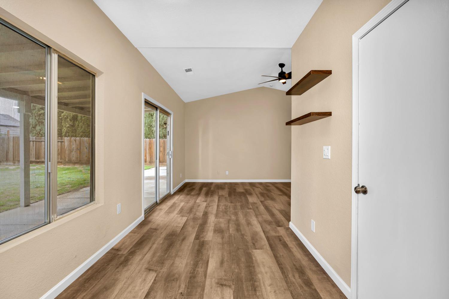 Detail Gallery Image 13 of 28 For 805 Del Rio Dr, Los Banos,  CA 93635 - 3 Beds | 2 Baths