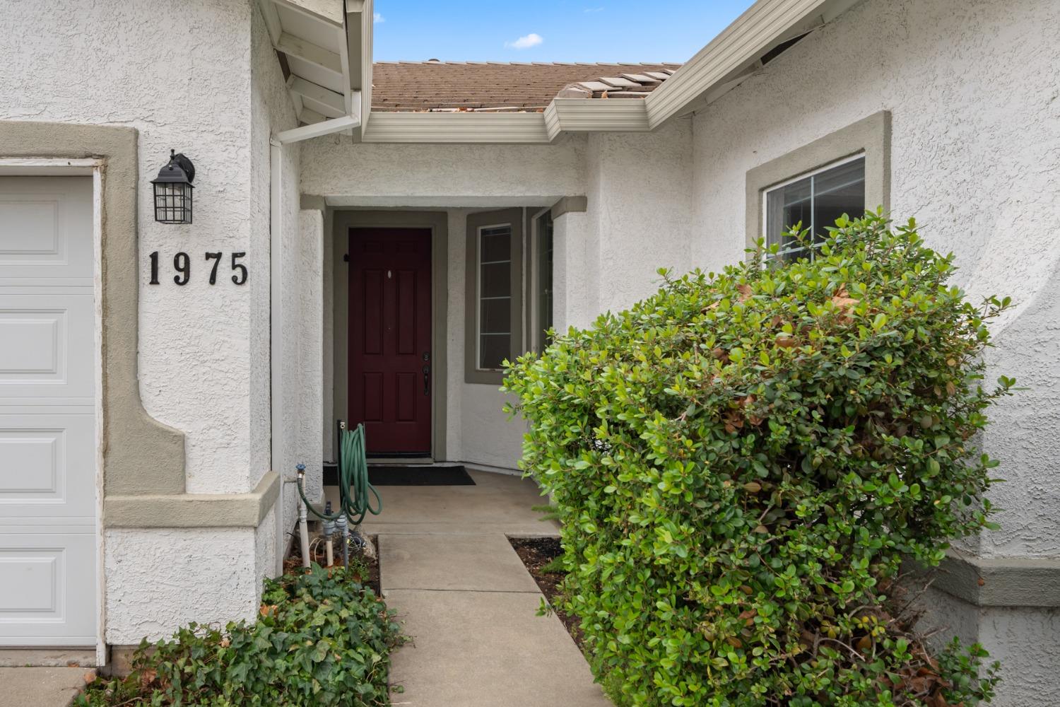 Detail Gallery Image 3 of 29 For 1975 Larkflower Way, Lincoln,  CA 95648 - 3 Beds | 2 Baths