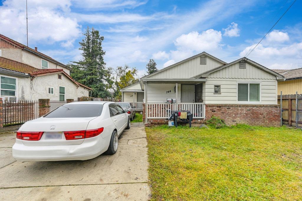 Detail Gallery Image 3 of 28 For 746 Solano St, West Sacramento,  CA 95605 - – Beds | – Baths