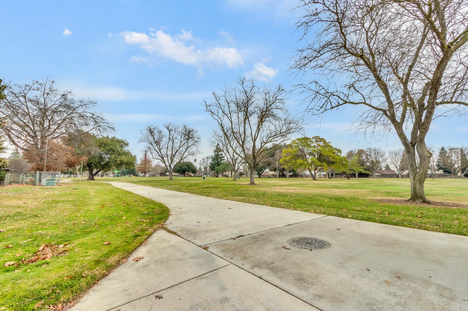 Detail Gallery Image 45 of 52 For 49 Brentford Cir, Sacramento,  CA 95823 - 3 Beds | 2 Baths