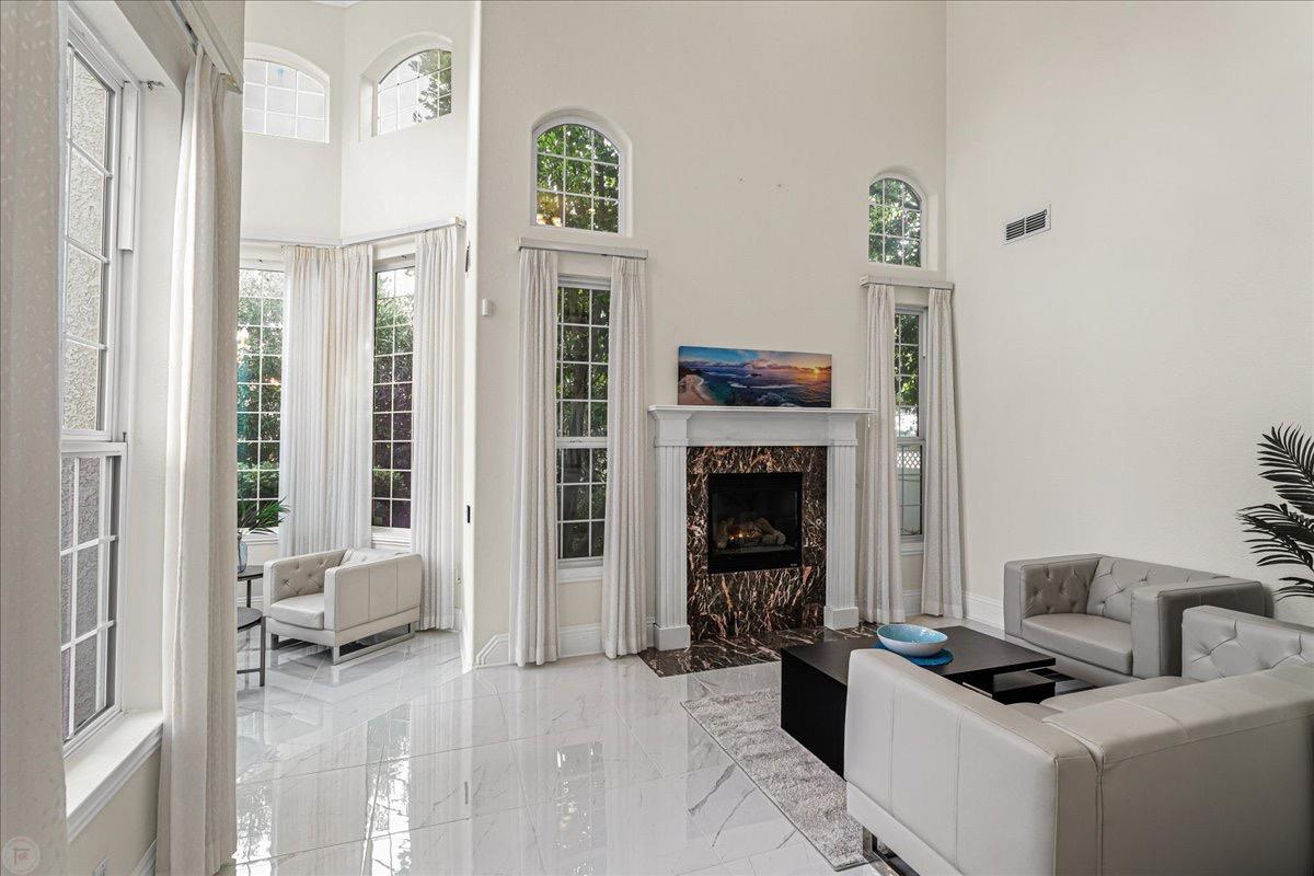 Detail Gallery Image 6 of 80 For 9624 Gray Fox Ct, Oakdale,  CA 95361 - 4 Beds | 3/1 Baths