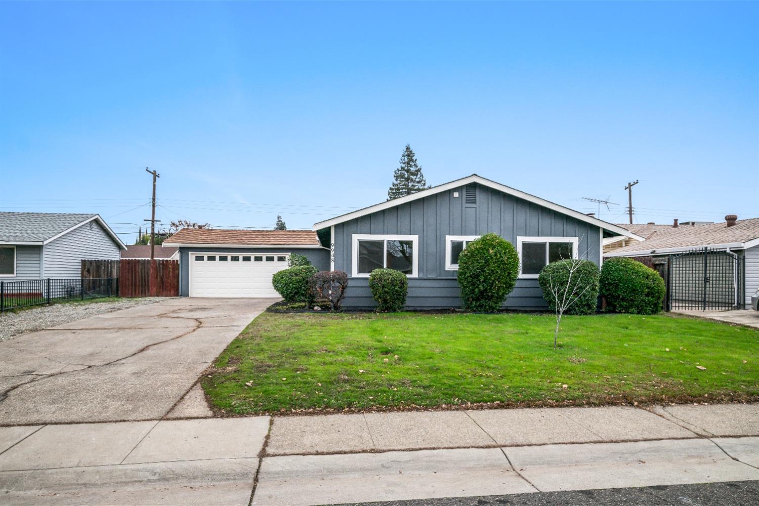 Detail Gallery Image 2 of 26 For 9948 Lincoln Village Dr, Sacramento,  CA 95827 - 3 Beds | 2 Baths