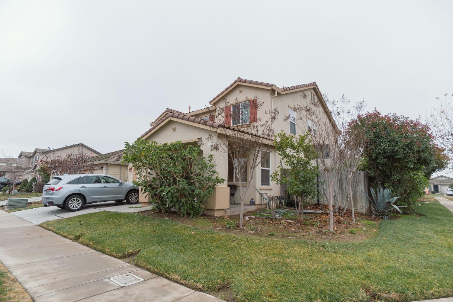 Detail Gallery Image 3 of 50 For 1492 Antioch Ct, Merced,  CA 95348 - 5 Beds | 2/1 Baths