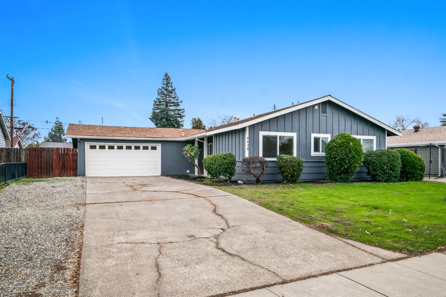 Detail Gallery Image 3 of 26 For 9948 Lincoln Village Dr, Sacramento,  CA 95827 - 3 Beds | 2 Baths