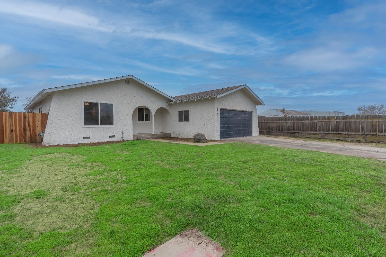 Detail Gallery Image 7 of 31 For 7128 Dean St, Winton,  CA 95388 - 4 Beds | 2 Baths