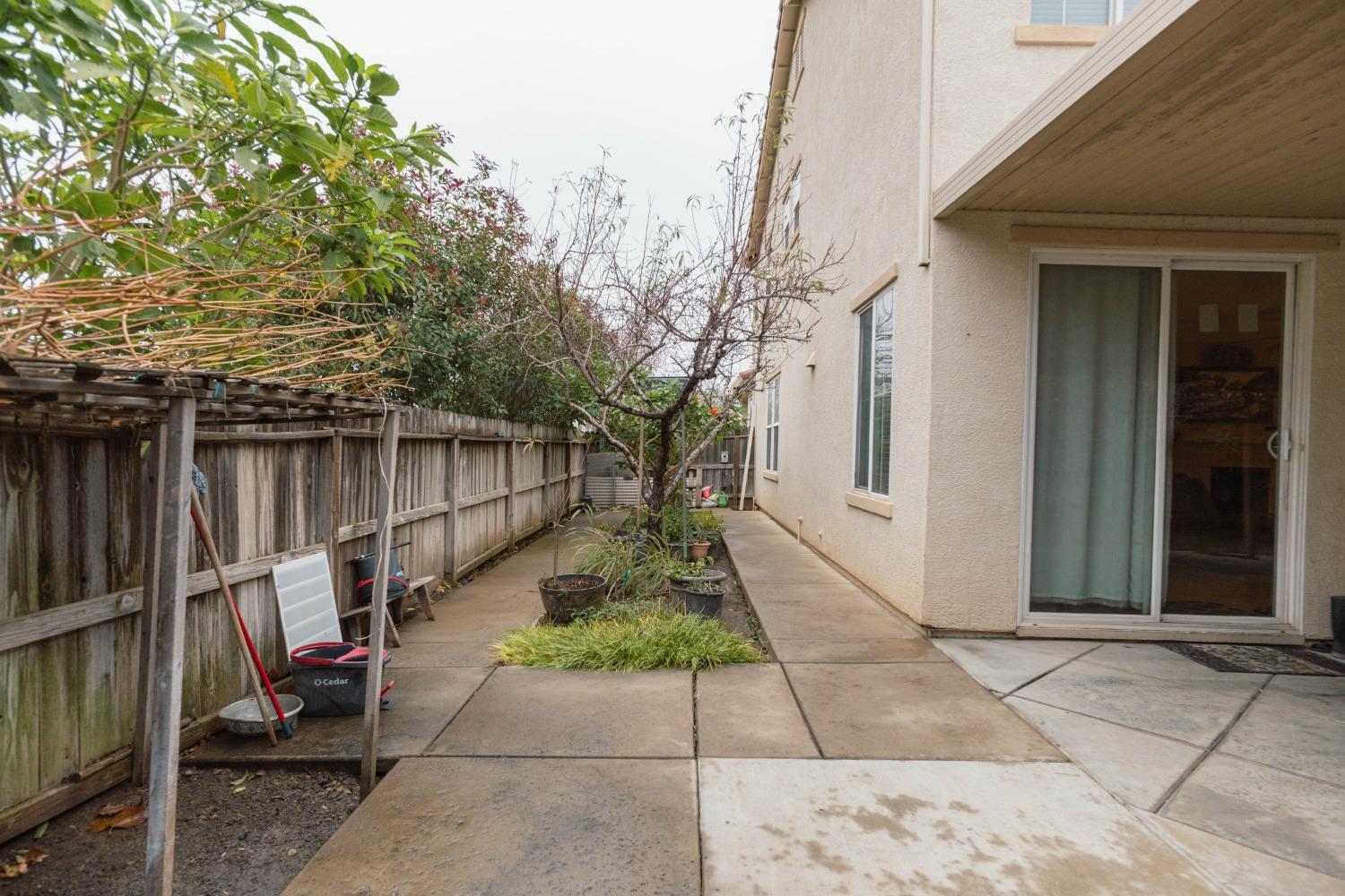 Detail Gallery Image 42 of 50 For 1492 Antioch Ct, Merced,  CA 95348 - 5 Beds | 2/1 Baths