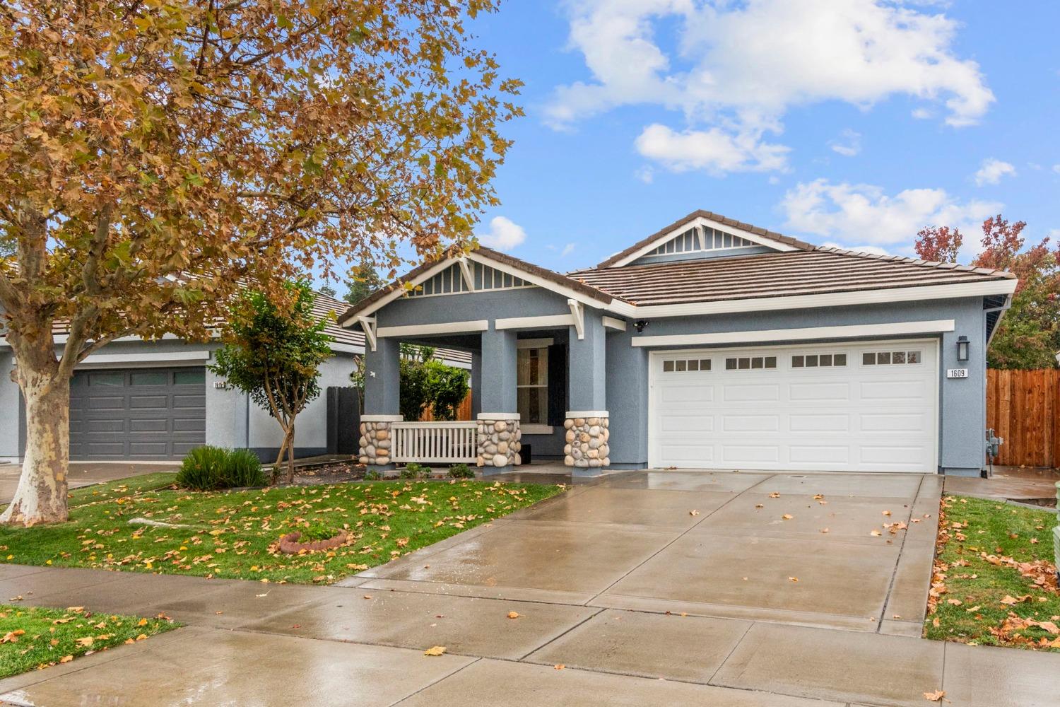 Detail Gallery Image 1 of 35 For 1609 Sandmark Dr, Sacramento,  CA 95835 - 3 Beds | 2 Baths