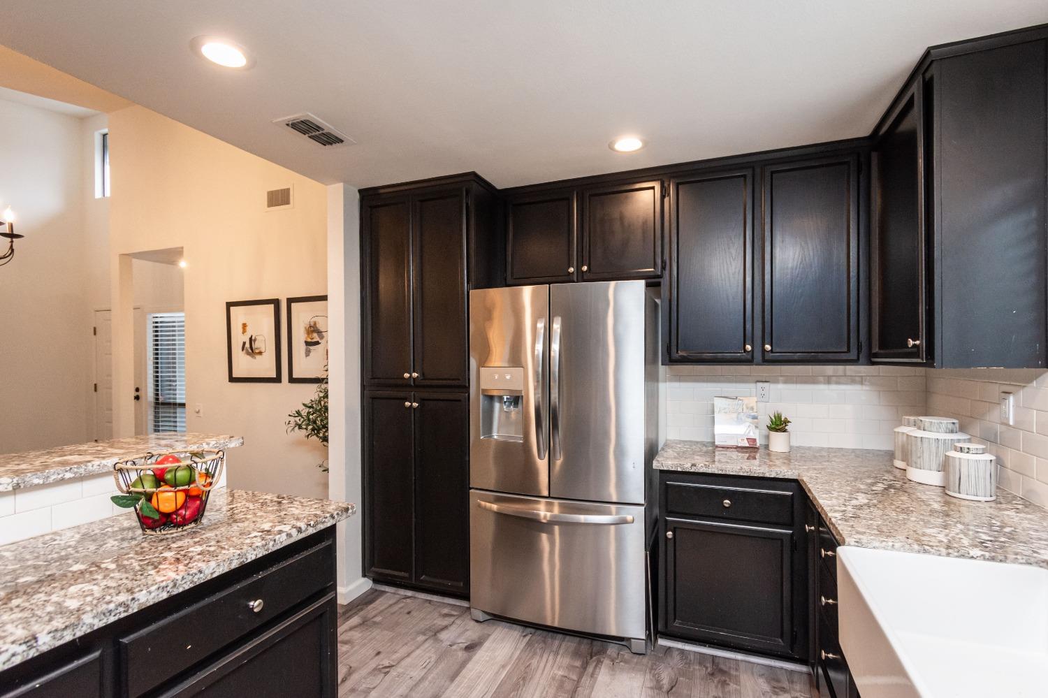 Detail Gallery Image 20 of 51 For 106 Hidden Lake Cir, Sacramento,  CA 95831 - 3 Beds | 2 Baths