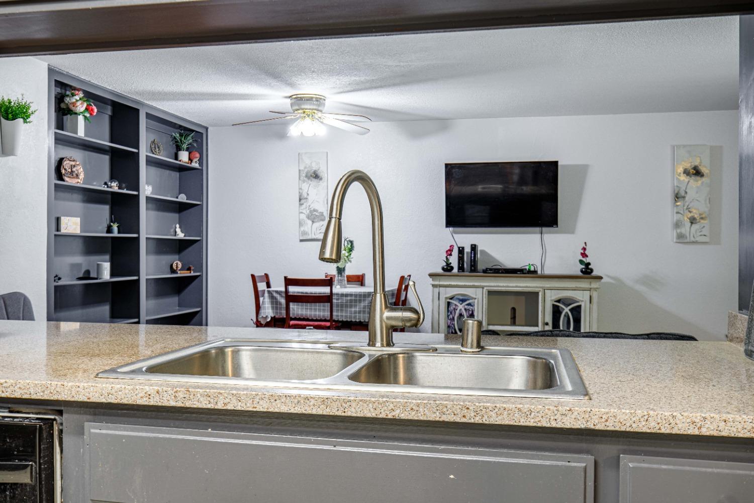 Detail Gallery Image 16 of 49 For 3721 Shawnee Dr, Modesto,  CA 95356 - 5 Beds | 3/1 Baths