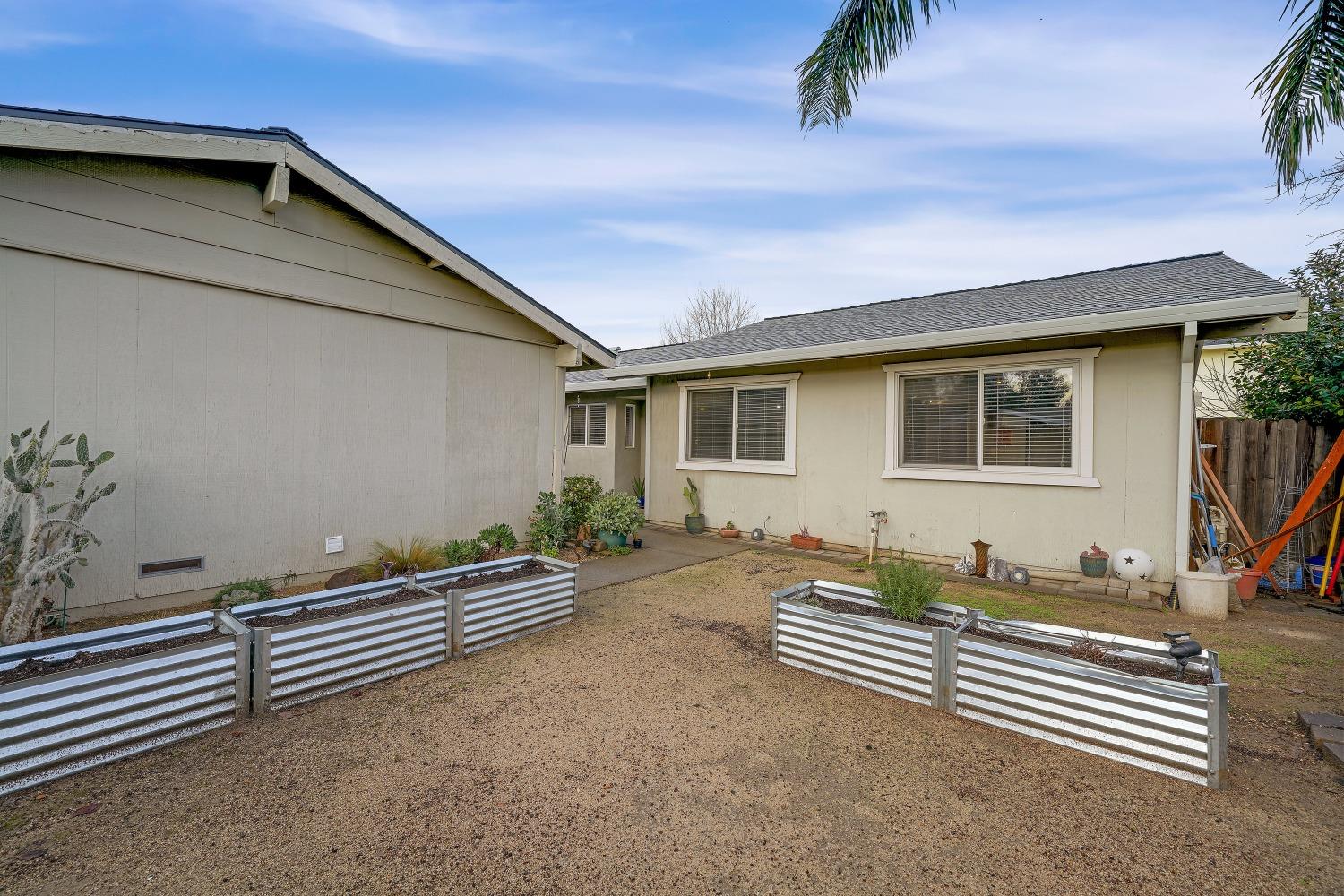 Detail Gallery Image 4 of 36 For 9479 Saint Louis Way, Sacramento,  CA 95827 - 3 Beds | 1/1 Baths