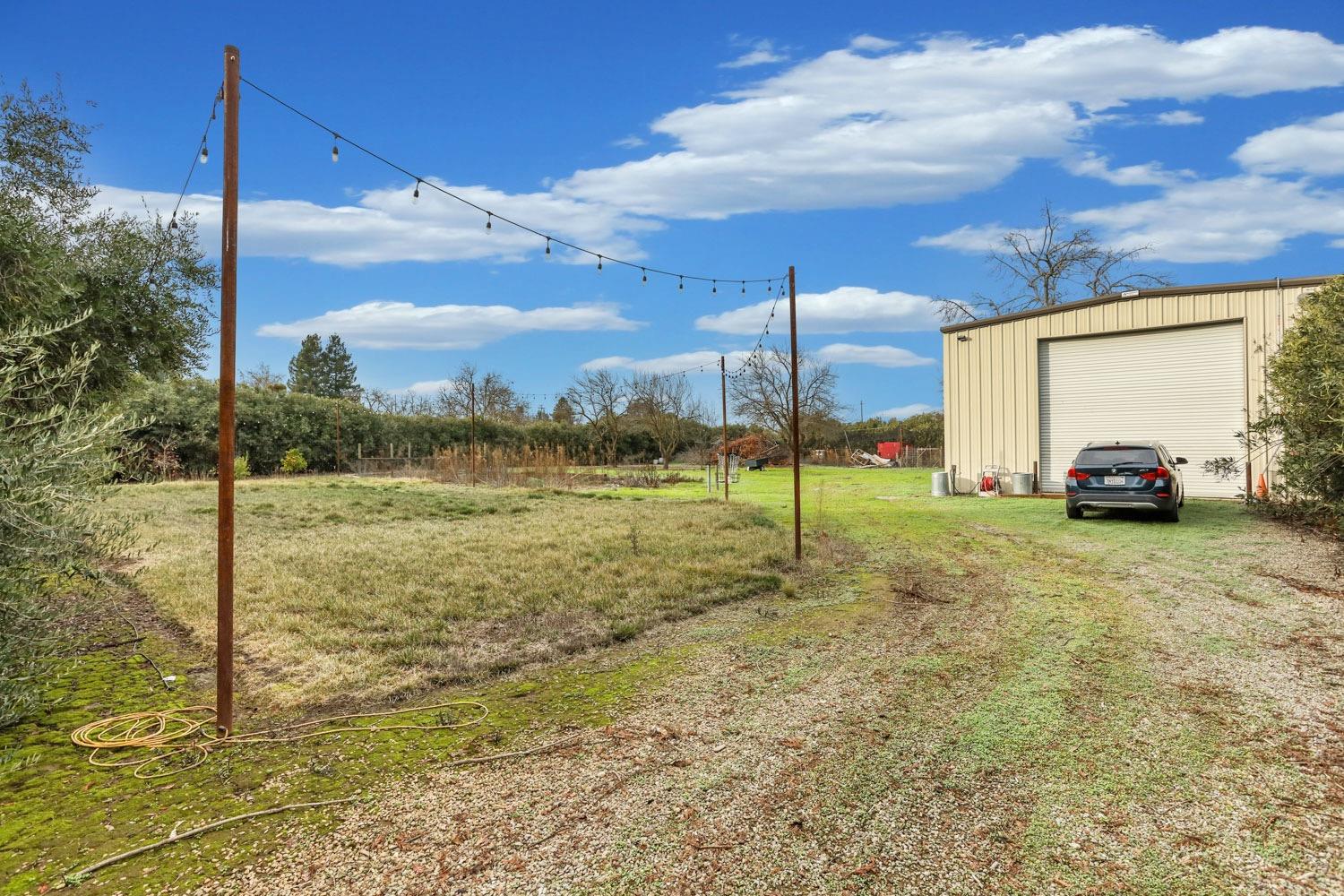 Detail Gallery Image 11 of 13 For 17383 E Front St, Linden,  CA 95236 - 3 Beds | 3 Baths