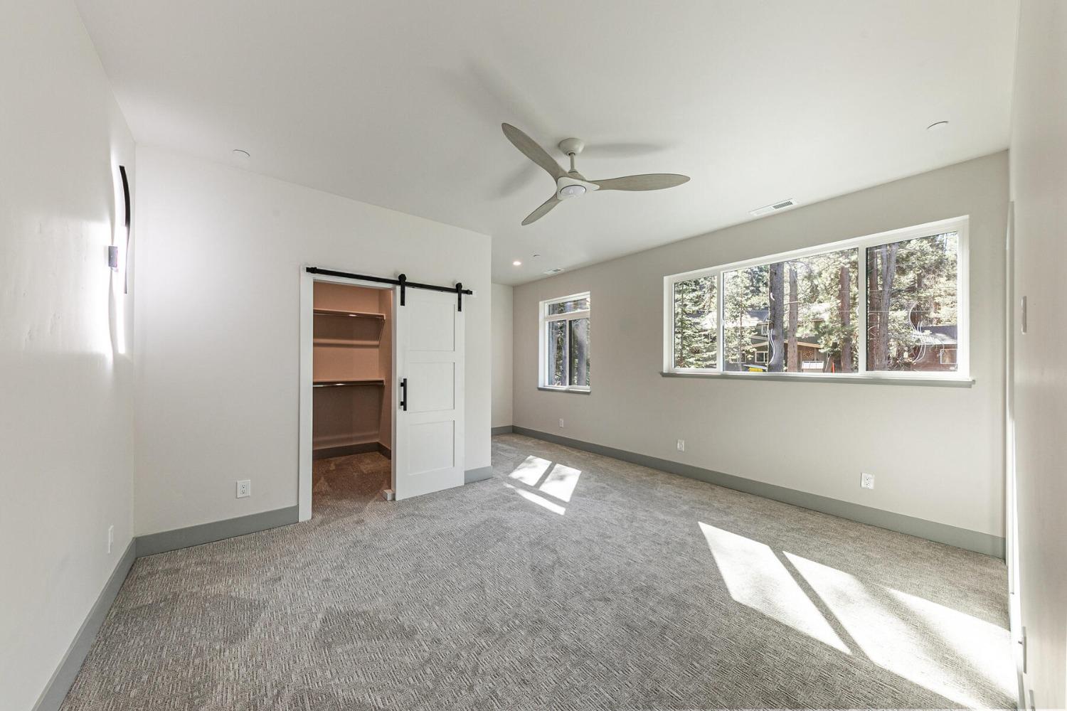 Detail Gallery Image 17 of 39 For 10416 Jeffrey Way, Truckee,  CA 96161 - 2 Beds | 3/1 Baths