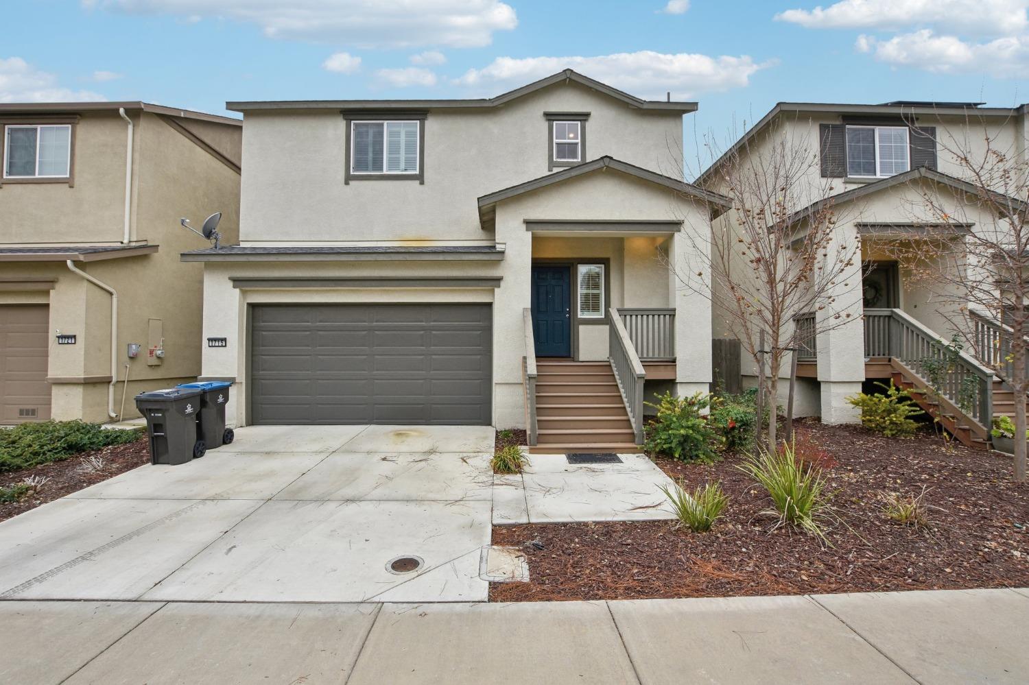 Detail Gallery Image 1 of 22 For 1715 Cameo Dr, Stockton,  CA 95206 - 3 Beds | 2/1 Baths