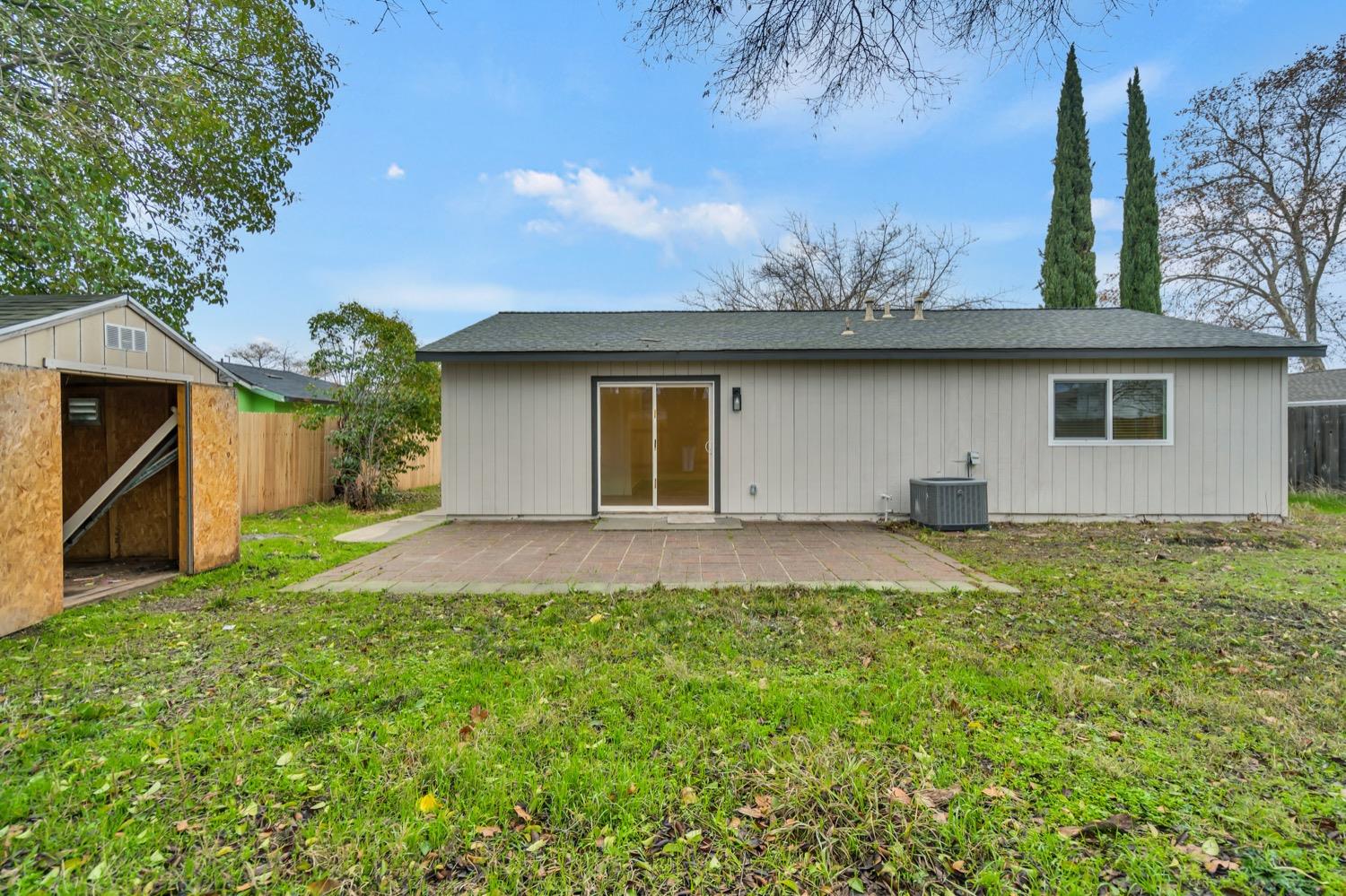 Detail Gallery Image 25 of 33 For 7407 Loma Verde, Sacramento,  CA 95822 - 3 Beds | 2 Baths