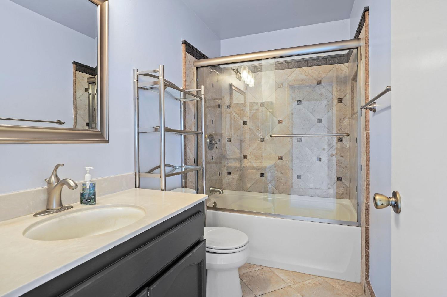 Detail Gallery Image 22 of 34 For 909 Brierglen Way, Sacramento,  CA 95834 - 3 Beds | 2/1 Baths