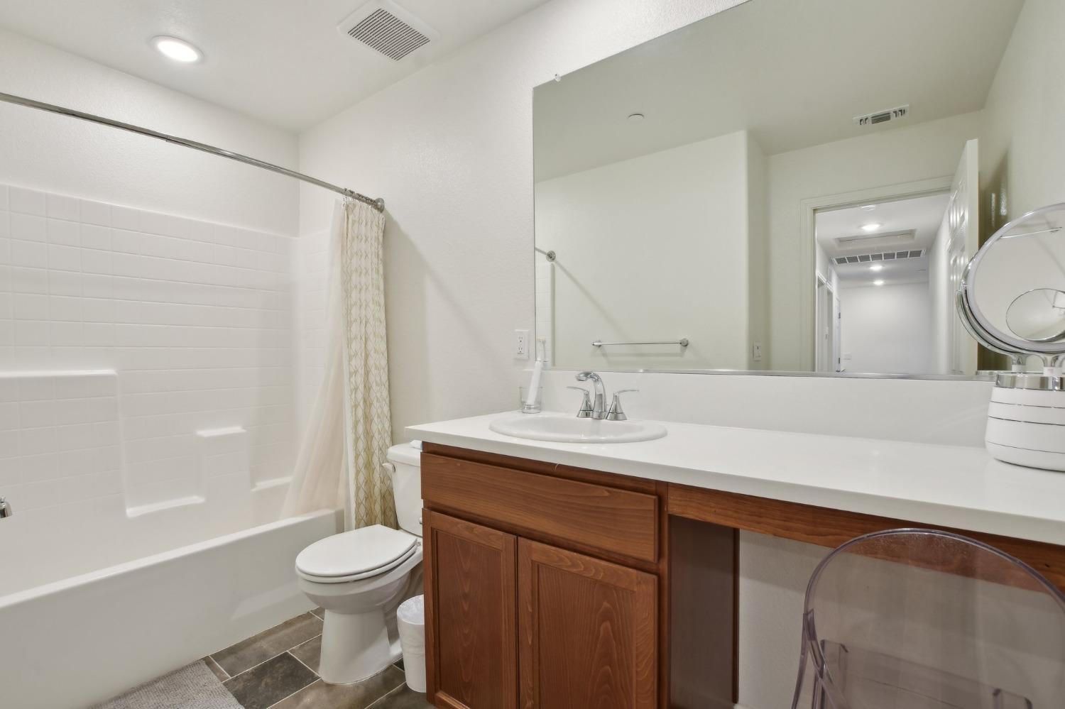 Detail Gallery Image 20 of 22 For 1715 Cameo Dr, Stockton,  CA 95206 - 3 Beds | 2/1 Baths