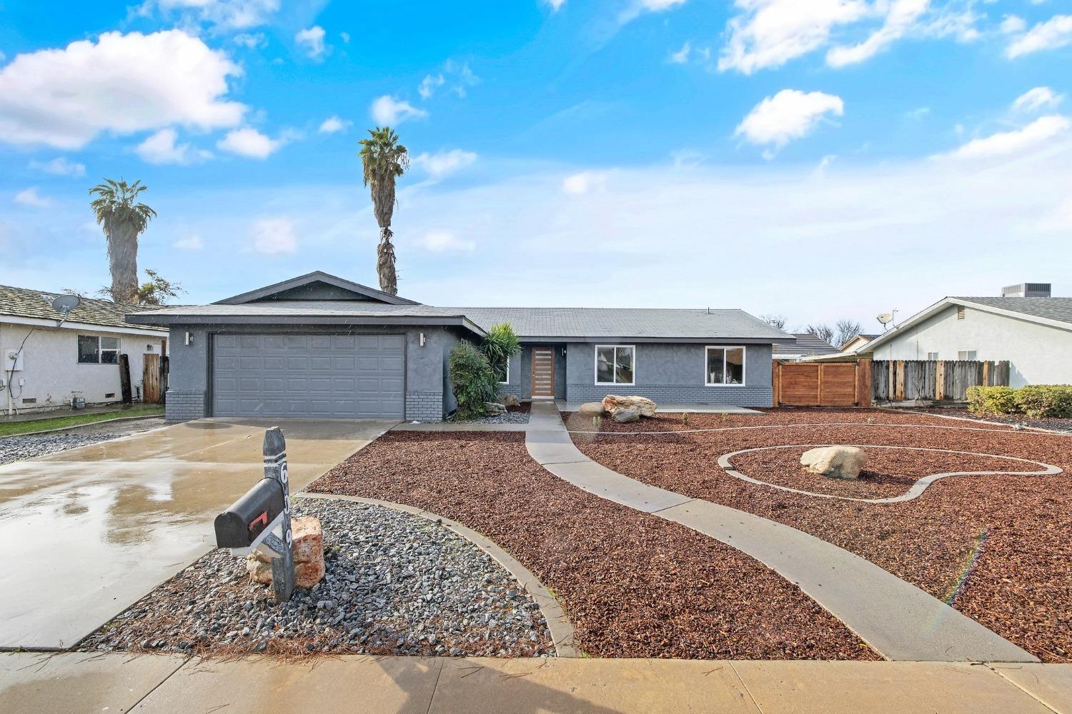 Detail Gallery Image 1 of 39 For 609 S Acacia, Lemoore,  CA 93245 - 3 Beds | 2 Baths