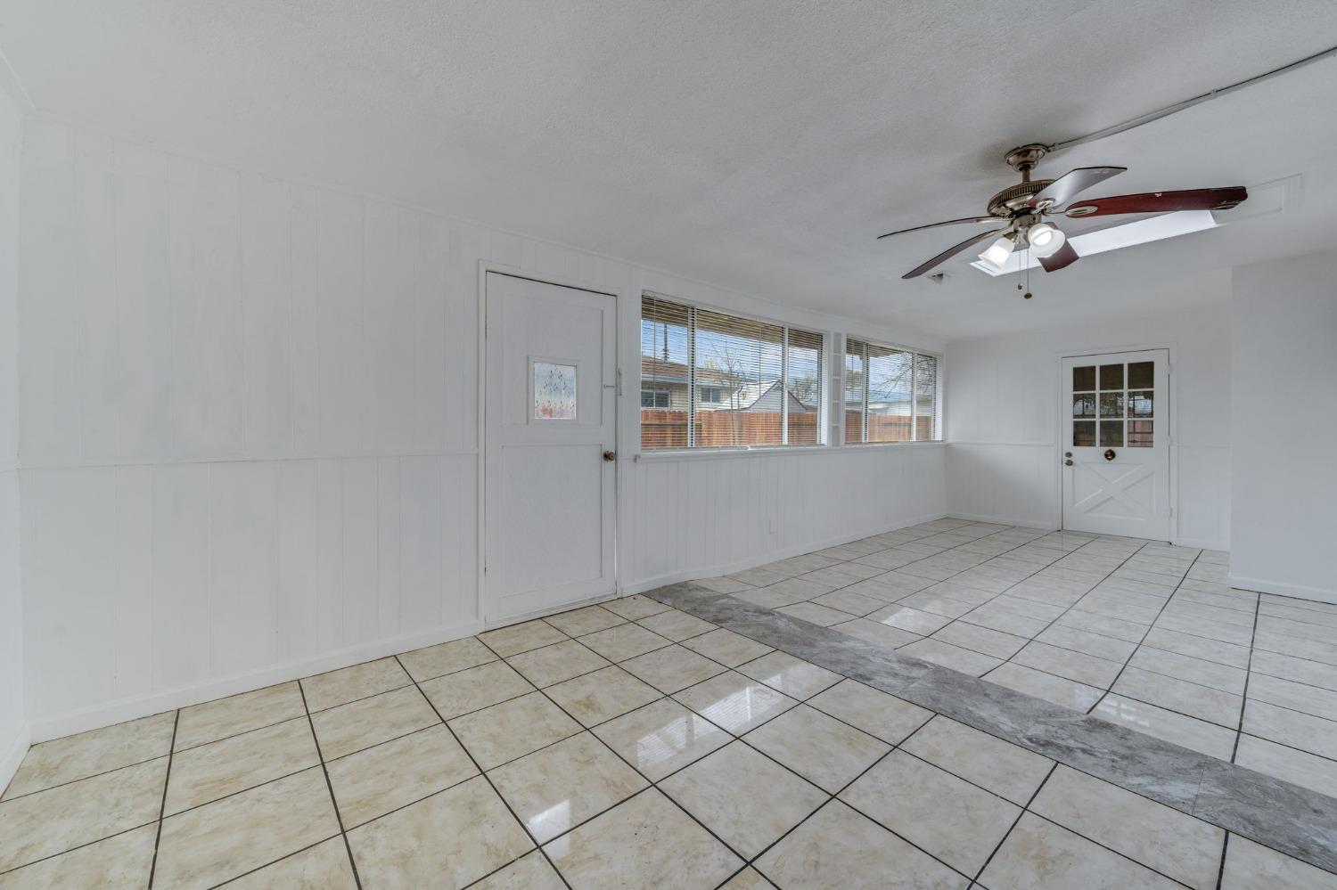 Detail Gallery Image 31 of 45 For 2190 Meadowglen Ave, Sacramento,  CA 95832 - 4 Beds | 2 Baths