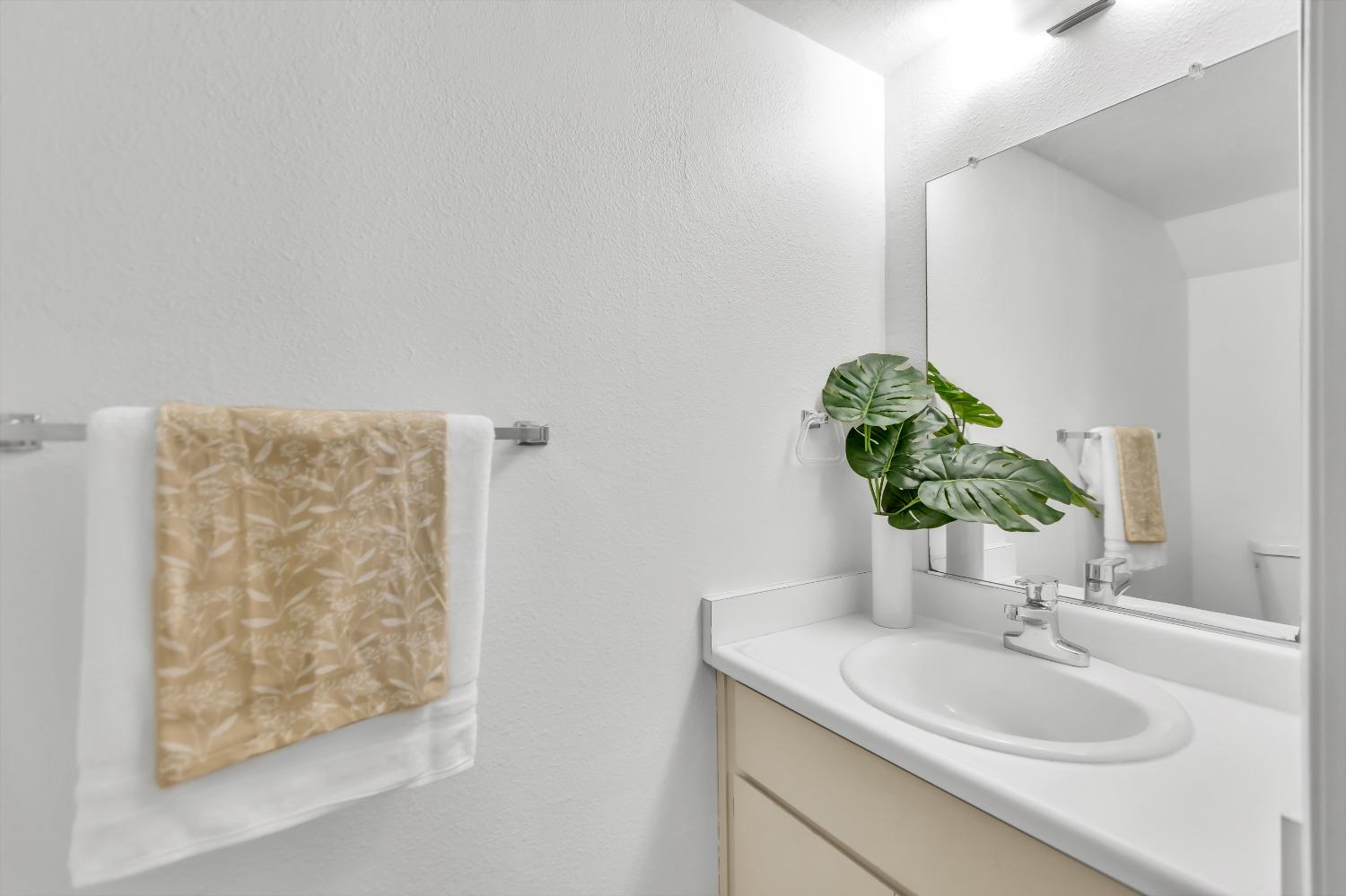 Detail Gallery Image 17 of 37 For 2300 Sycamore Ln #9,  Davis,  CA 95616 - 2 Beds | 1/1 Baths