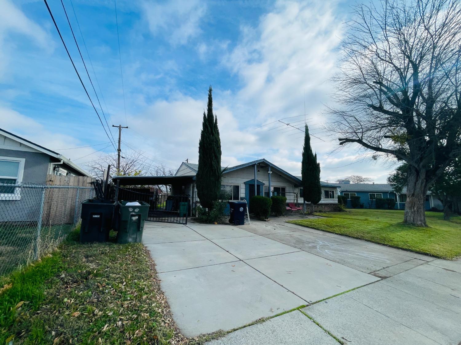 Detail Gallery Image 3 of 6 For 7734 Bellini Way, Sacramento,  CA 95828 - 3 Beds | 1 Baths