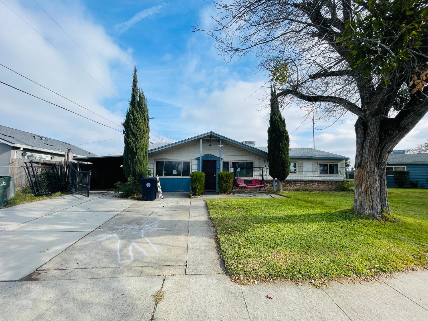 Detail Gallery Image 1 of 6 For 7734 Bellini Way, Sacramento,  CA 95828 - 3 Beds | 1 Baths