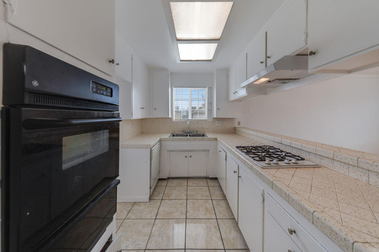 Detail Gallery Image 14 of 45 For 2190 Meadowglen Ave, Sacramento,  CA 95832 - 4 Beds | 2 Baths