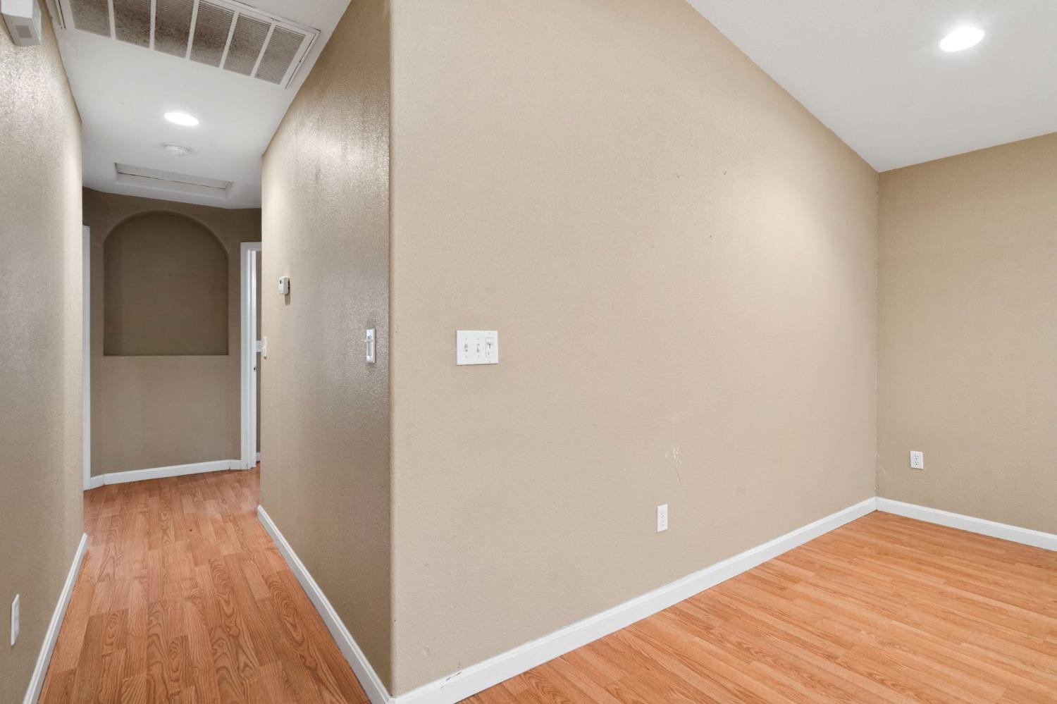 Detail Gallery Image 31 of 36 For 821 W 5th St, Stockton,  CA 95206 - 4 Beds | 2 Baths