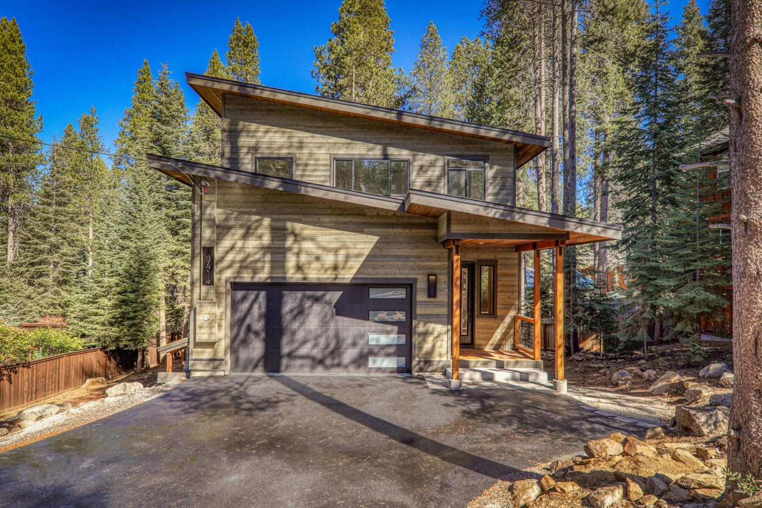 Detail Gallery Image 35 of 39 For 10416 Jeffrey Way, Truckee,  CA 96161 - 2 Beds | 3/1 Baths