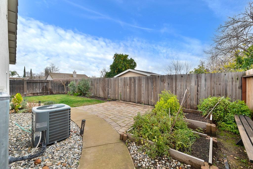 Detail Gallery Image 35 of 39 For 9154 Torino Way, Sacramento,  CA 95829 - 3 Beds | 2 Baths