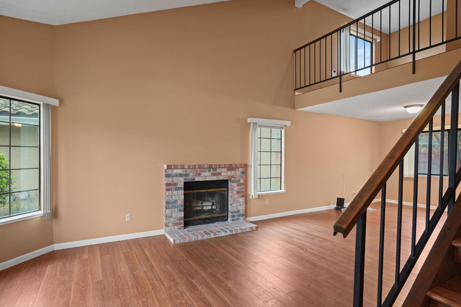 Detail Gallery Image 9 of 34 For 909 Brierglen Way, Sacramento,  CA 95834 - 3 Beds | 2/1 Baths