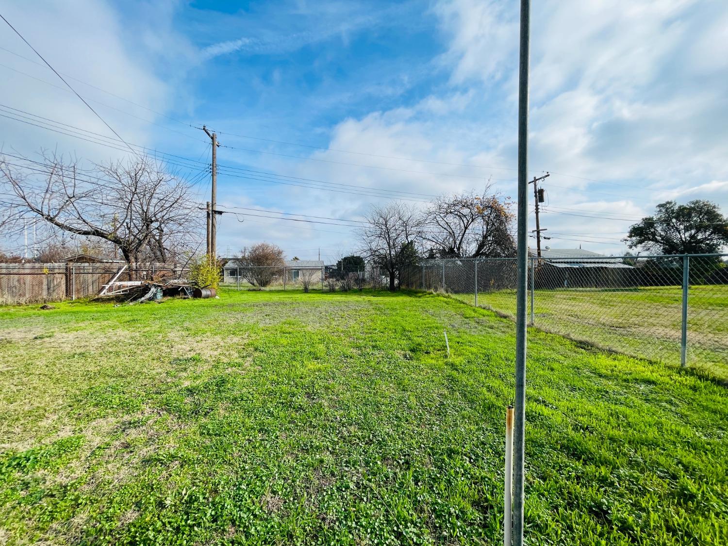 Detail Gallery Image 6 of 6 For 7734 Bellini Way, Sacramento,  CA 95828 - 3 Beds | 1 Baths