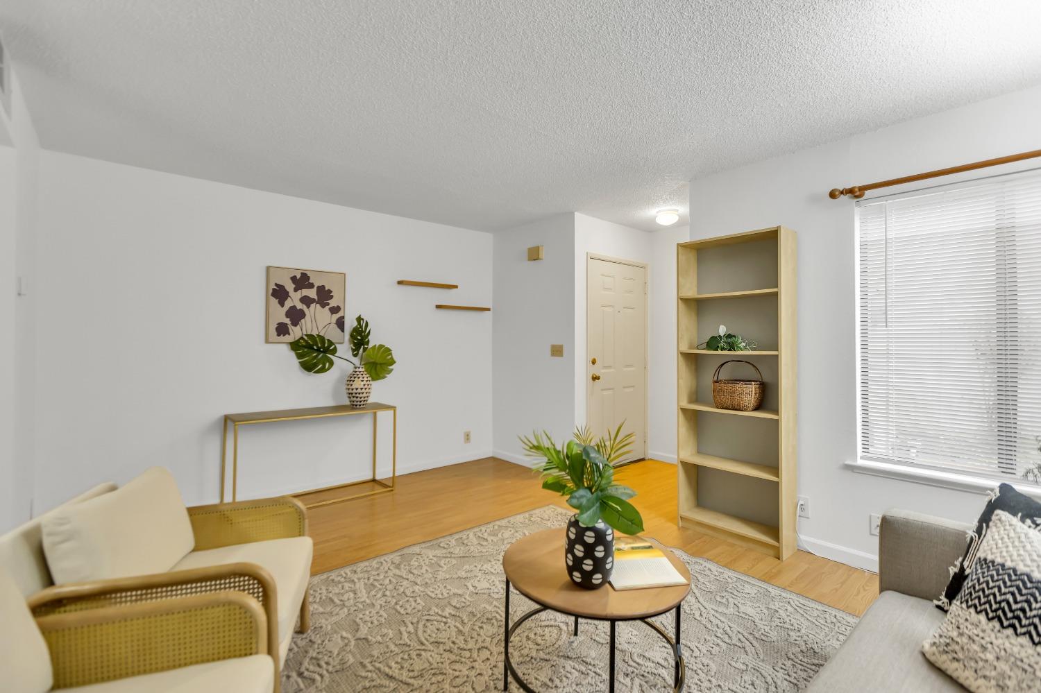 Detail Gallery Image 12 of 37 For 2300 Sycamore Ln #9,  Davis,  CA 95616 - 2 Beds | 1/1 Baths