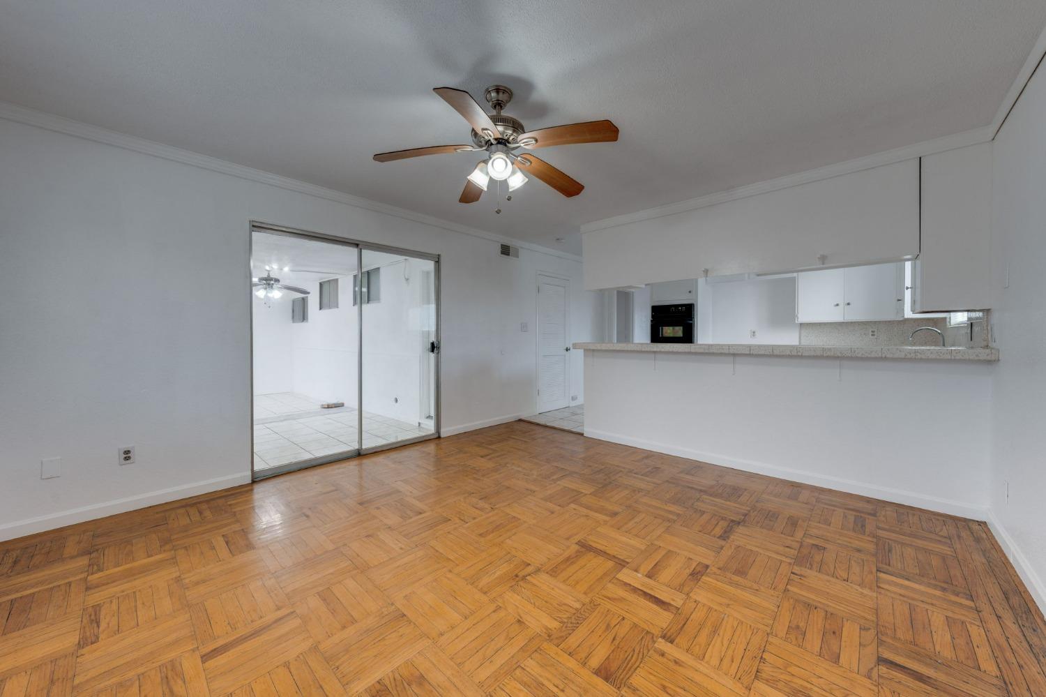 Detail Gallery Image 8 of 45 For 2190 Meadowglen Ave, Sacramento,  CA 95832 - 4 Beds | 2 Baths