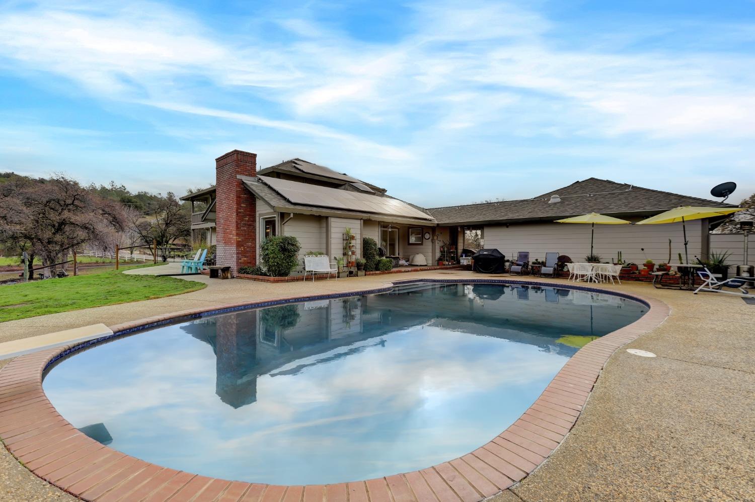 Detail Gallery Image 1 of 1 For 20124 Wildwood West Dr, Penn Valley,  CA 95946 - 4 Beds | 3/1 Baths
