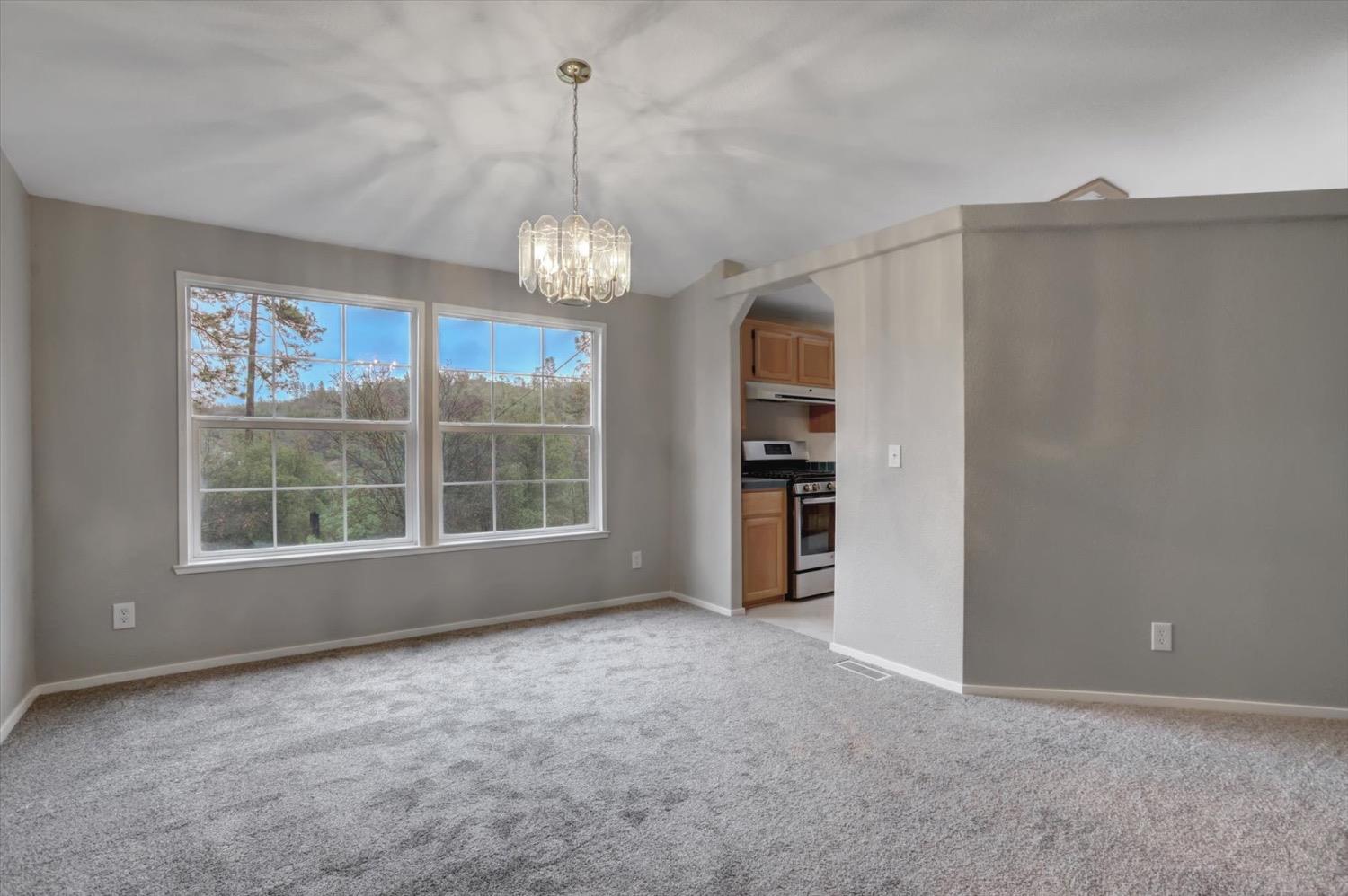 Detail Gallery Image 11 of 98 For 22302 Iron Horse Dr, Grass Valley,  CA 95949 - 3 Beds | 2 Baths