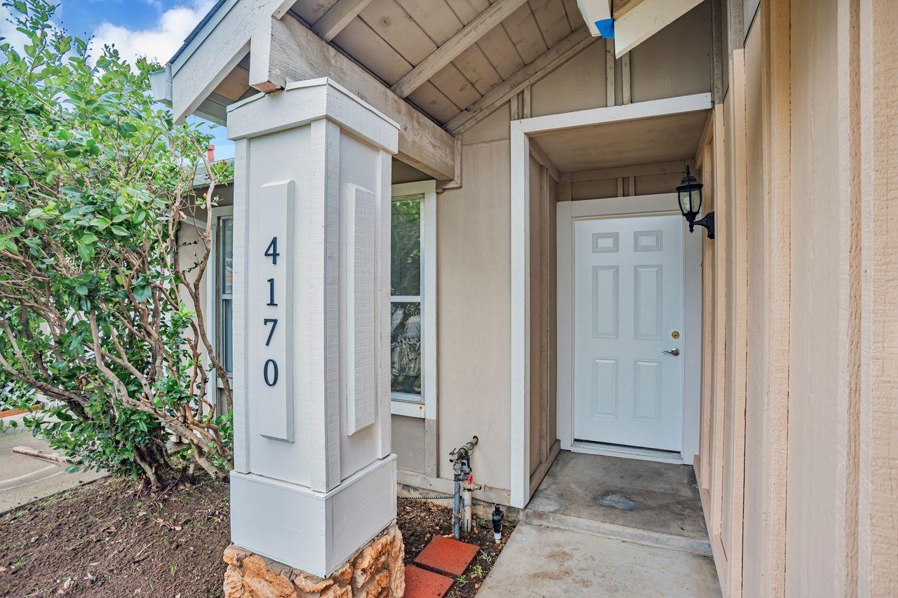 Detail Gallery Image 2 of 28 For 4170 Ardwell, Sacramento,  CA 95823 - 2 Beds | 2 Baths