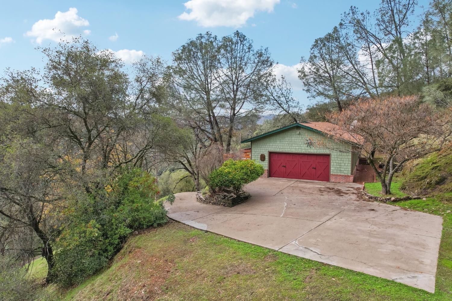 Detail Gallery Image 3 of 52 For 6060 Terras Path, Placerville,  CA 95667 - 3 Beds | 2 Baths