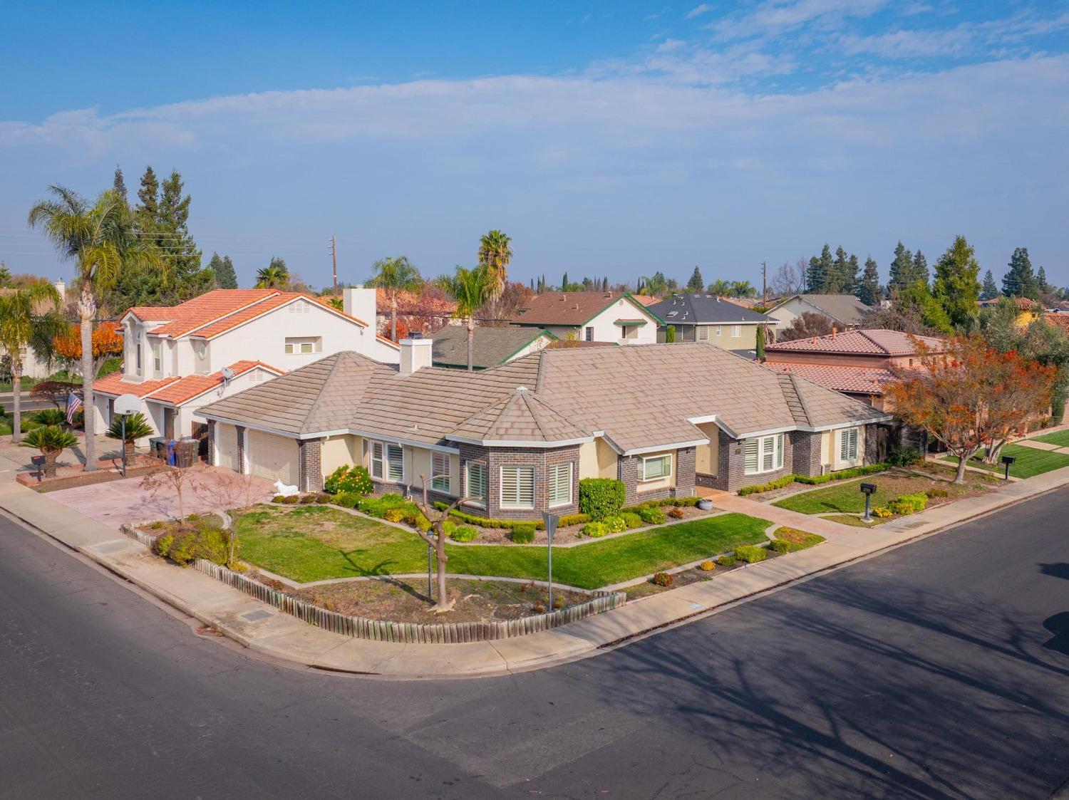 Detail Gallery Image 3 of 51 For 2709 Rembrandt Pl, Modesto,  CA 95356 - 4 Beds | 2/1 Baths