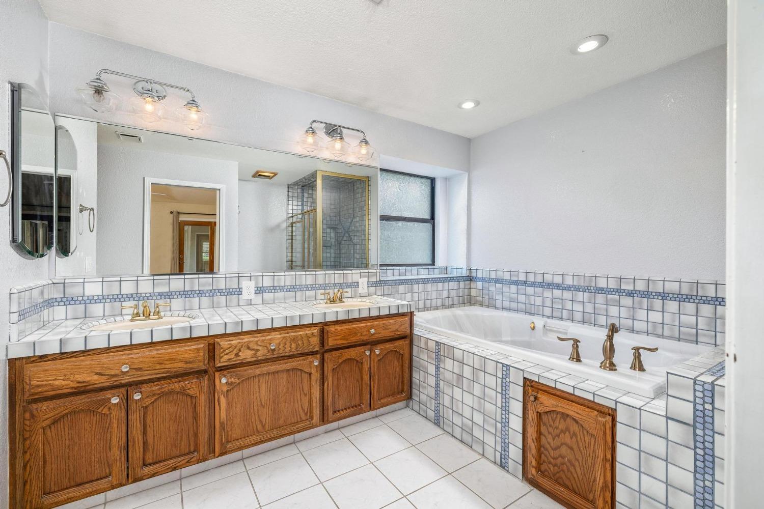 Detail Gallery Image 31 of 51 For 2709 Rembrandt Pl, Modesto,  CA 95356 - 4 Beds | 2/1 Baths