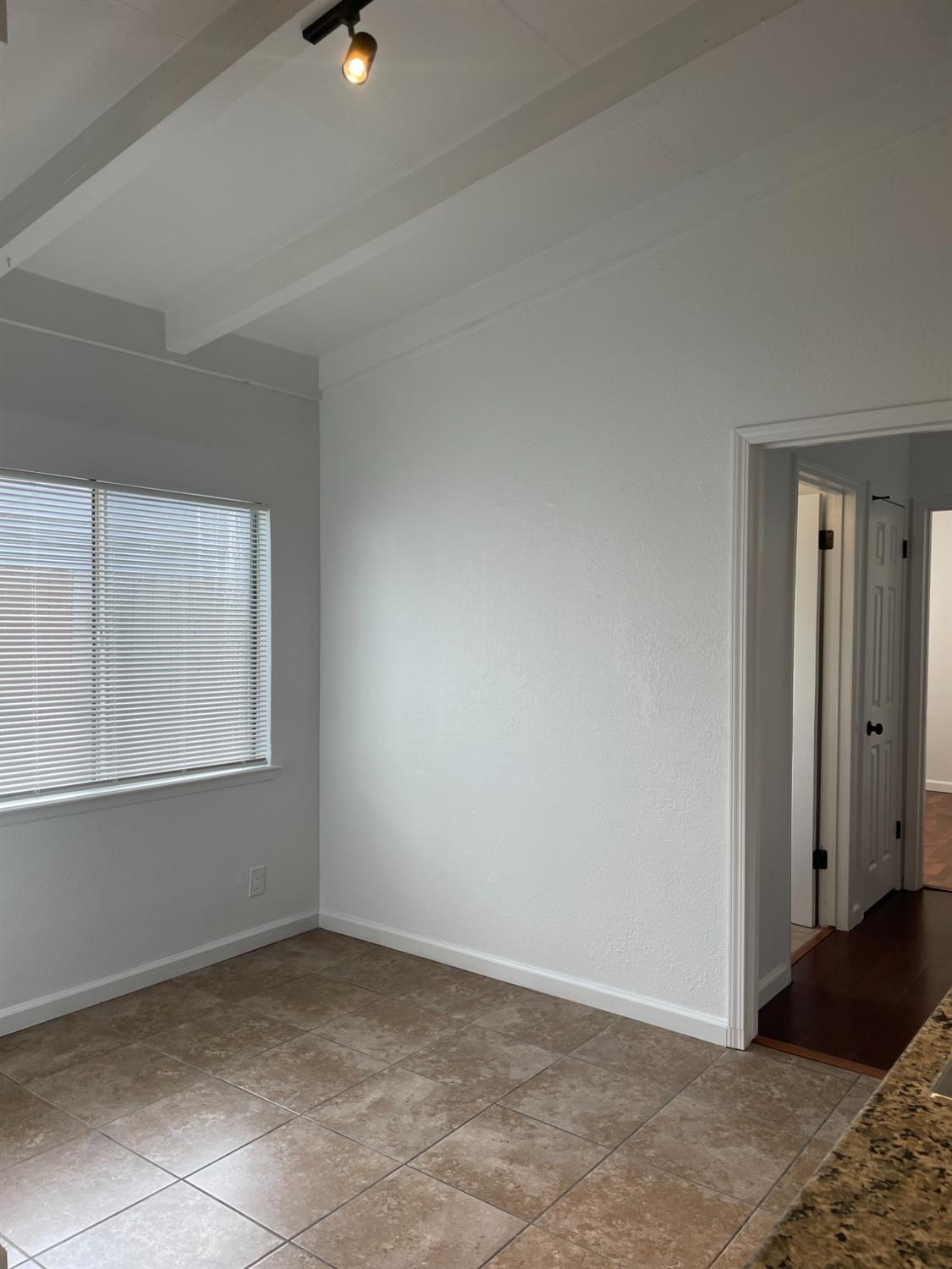 Detail Gallery Image 9 of 16 For 3929 Hogue Ave, Stockton,  CA 95204 - 3 Beds | 1 Baths