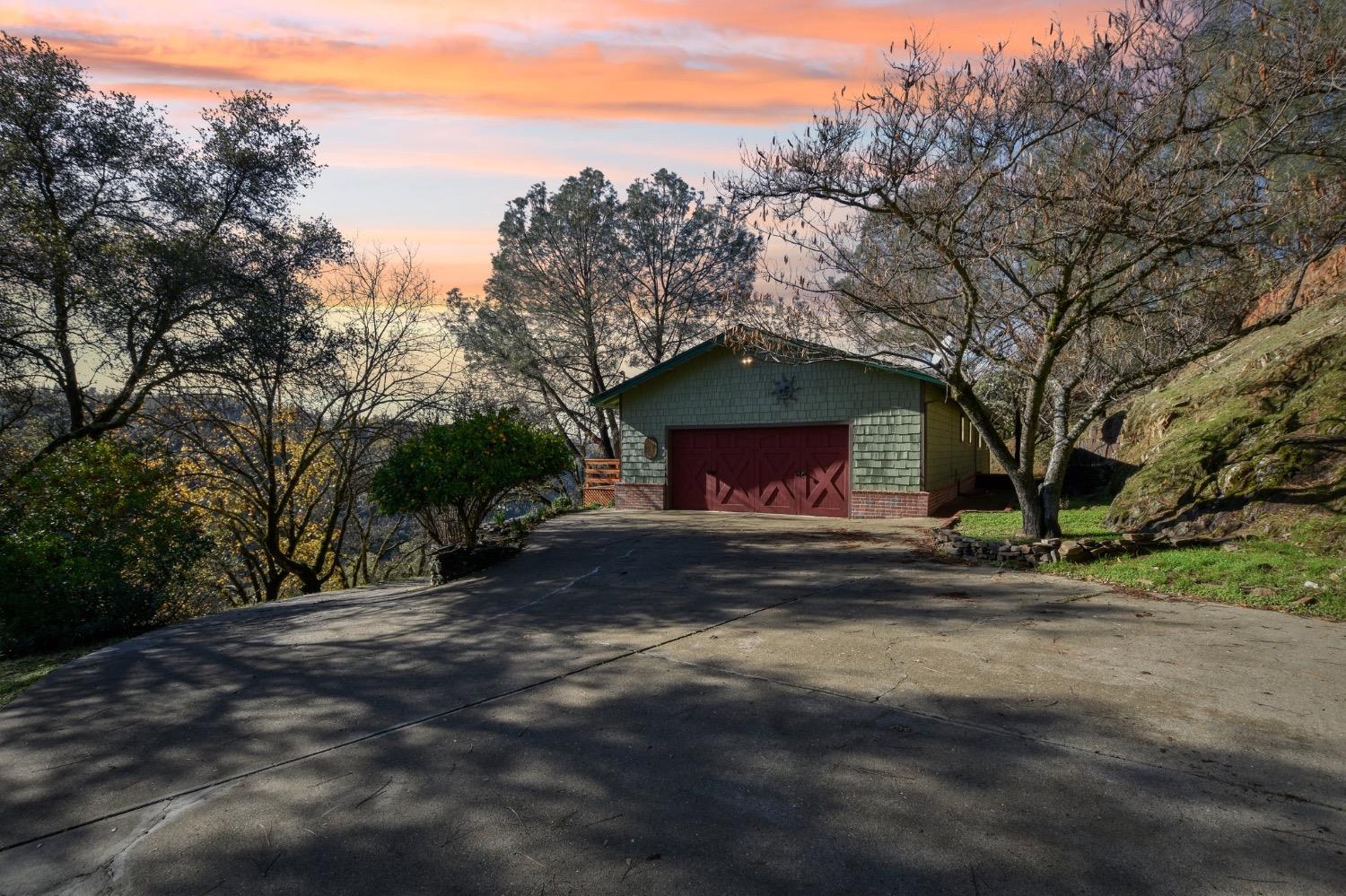 Detail Gallery Image 1 of 52 For 6060 Terras Path, Placerville,  CA 95667 - 3 Beds | 2 Baths