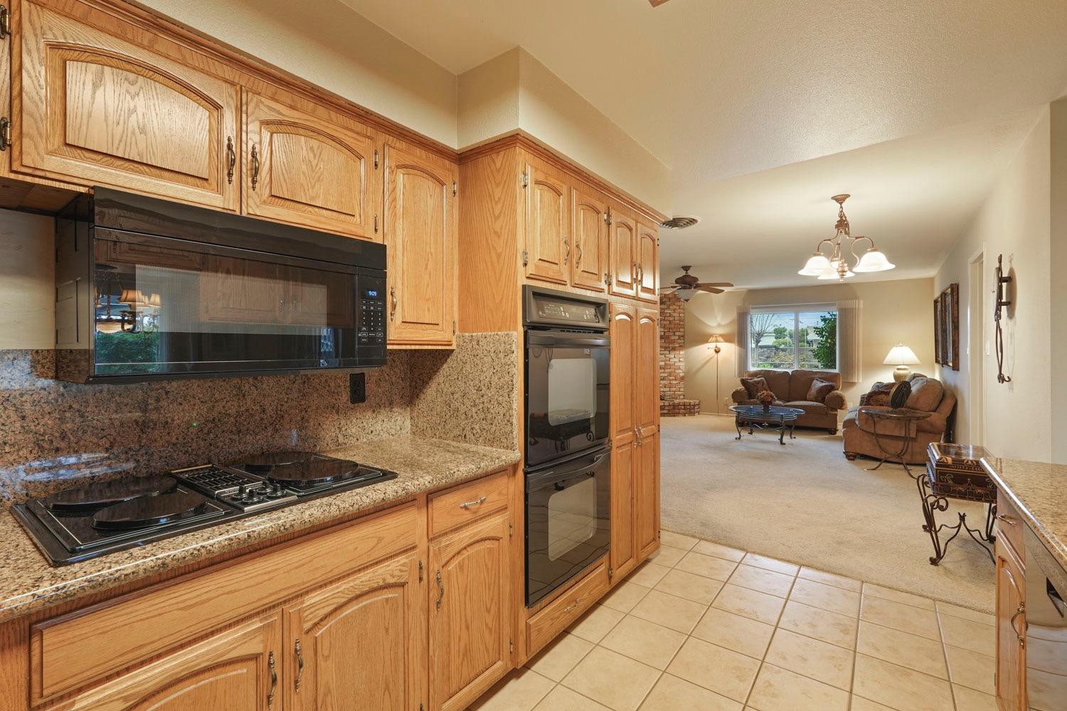 Detail Gallery Image 11 of 63 For 19455 Desiree Ln, Woodbridge,  CA 95258 - 4 Beds | 2 Baths