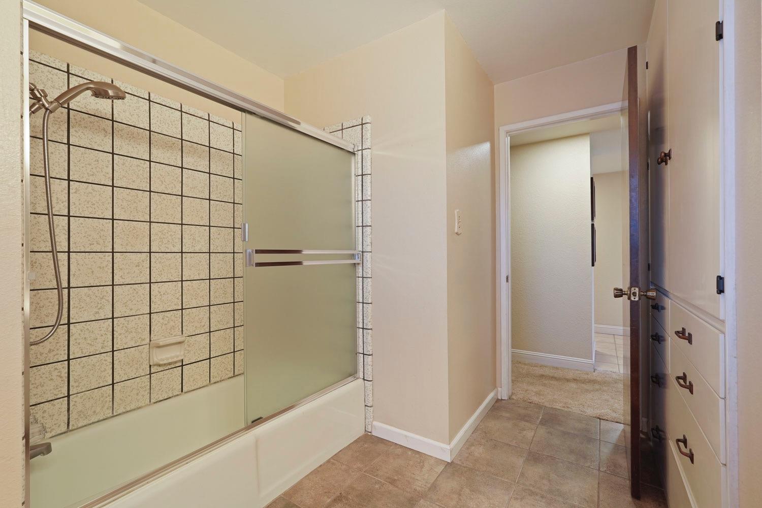 Detail Gallery Image 21 of 63 For 19455 Desiree Ln, Woodbridge,  CA 95258 - 4 Beds | 2 Baths