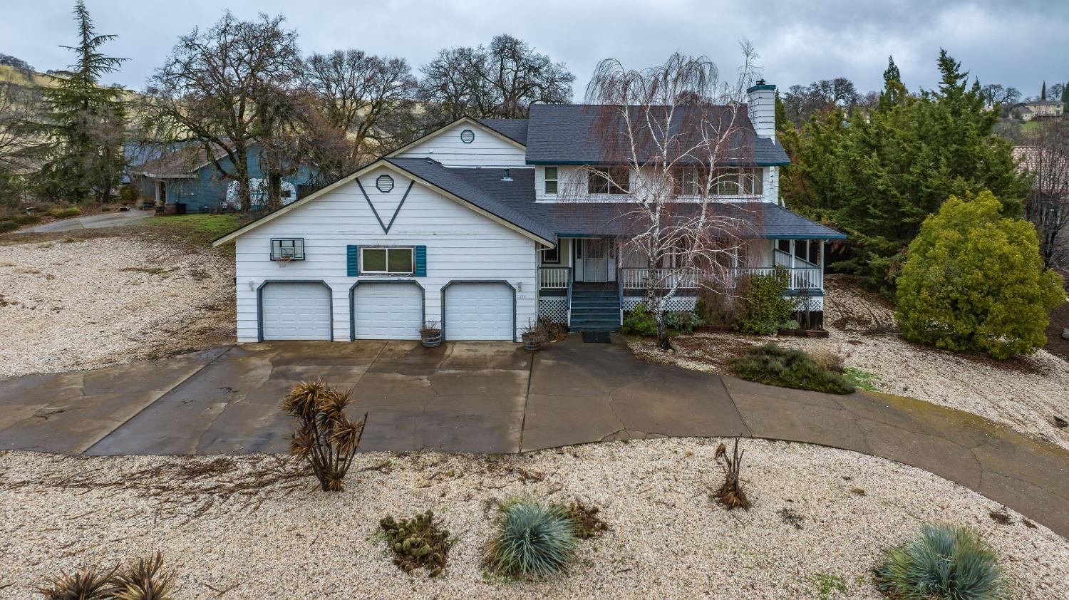 Detail Gallery Image 2 of 26 For 230 Sutter Crest West, Sutter Creek,  CA 95685 - 4 Beds | 4 Baths