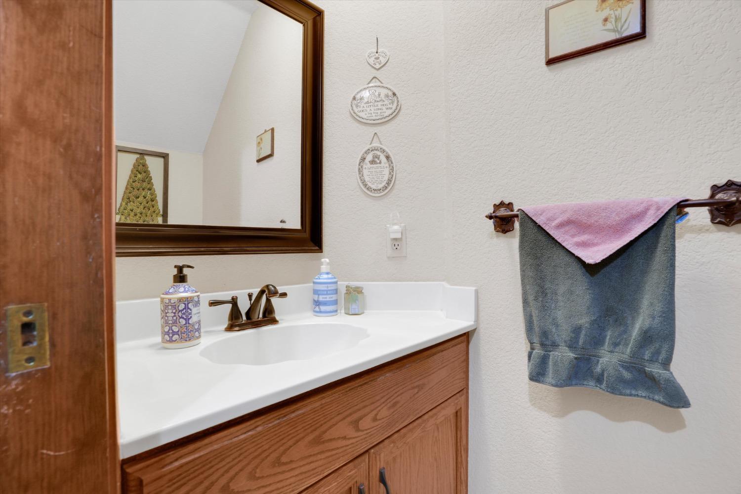 Detail Gallery Image 17 of 32 For 887 Milgeo, Ripon,  CA 95366 - 3 Beds | 2/1 Baths