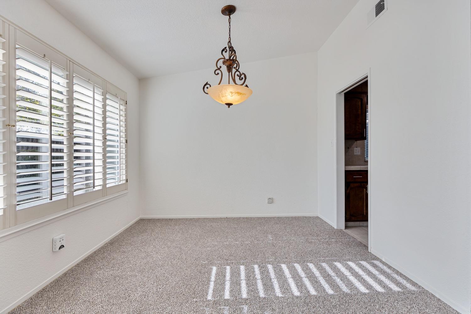 Detail Gallery Image 16 of 42 For 978 Graywood Cir, Stockton,  CA 95209 - 3 Beds | 2 Baths