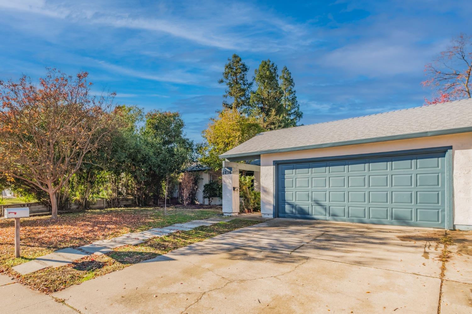 Detail Gallery Image 6 of 42 For 3716 Pullman Dr, Sacramento,  CA 95827 - 3 Beds | 2 Baths