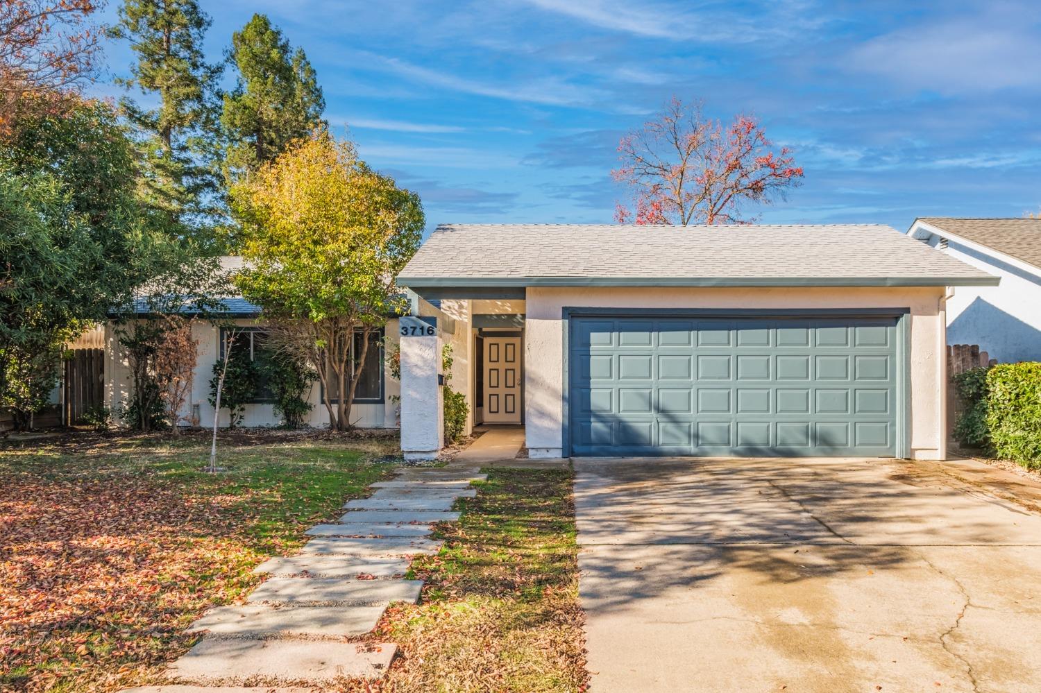 Detail Gallery Image 1 of 42 For 3716 Pullman Dr, Sacramento,  CA 95827 - 3 Beds | 2 Baths