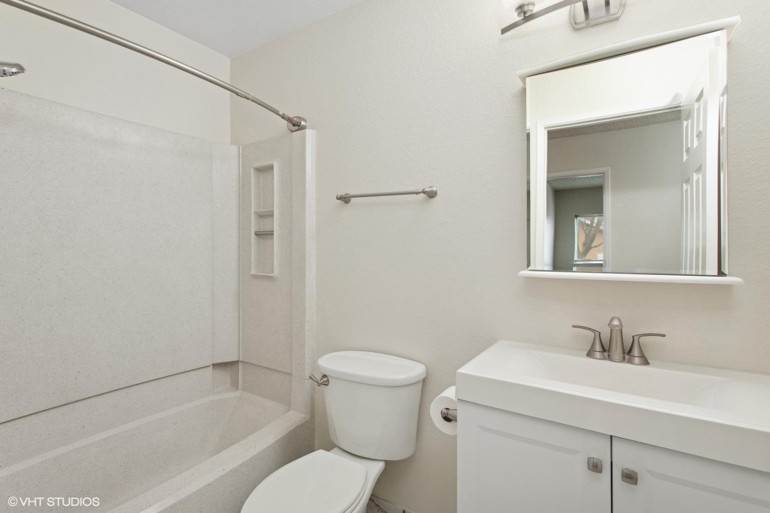 Detail Gallery Image 13 of 16 For 7130 Diablo Oak Ct, Sacramento,  CA 95842 - 2 Beds | 2 Baths