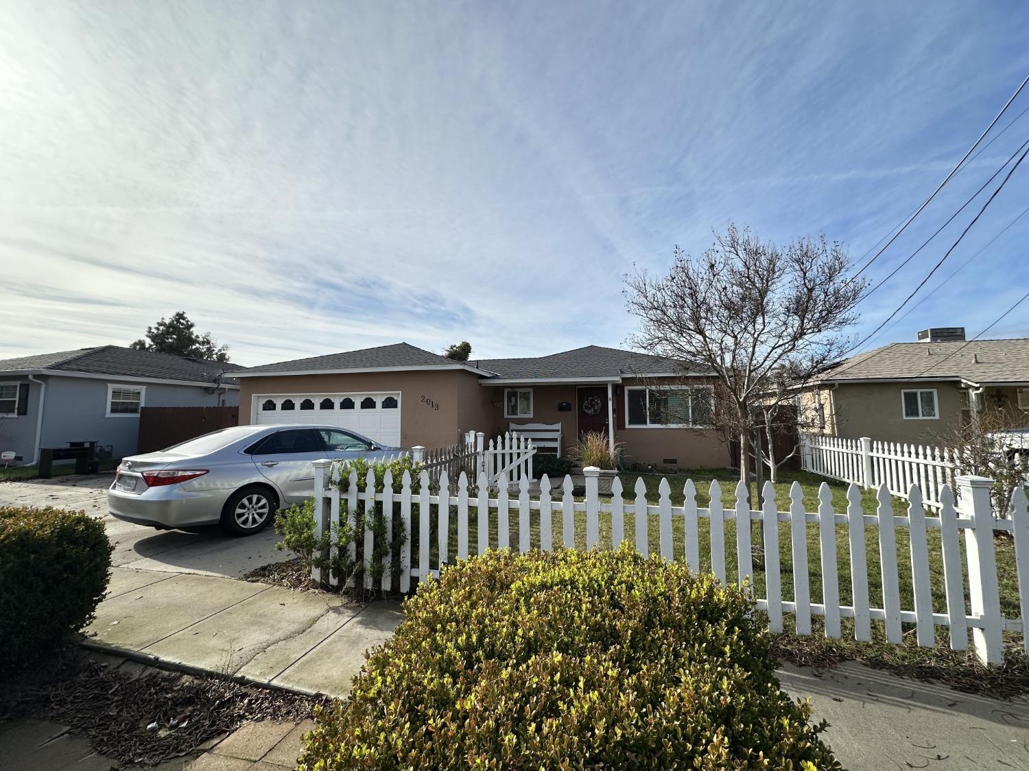 Detail Gallery Image 1 of 27 For 2013 Carver Rd, Modesto,  CA 95350 - 4 Beds | 2 Baths